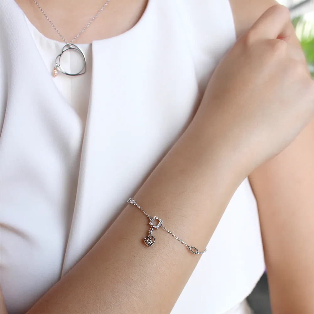 Soleluna Astra Unity Bracelet With Heart Charm Featuring a Minimalistic Design that Comes with a Diamond Heart Charm - DeGem Malaysia