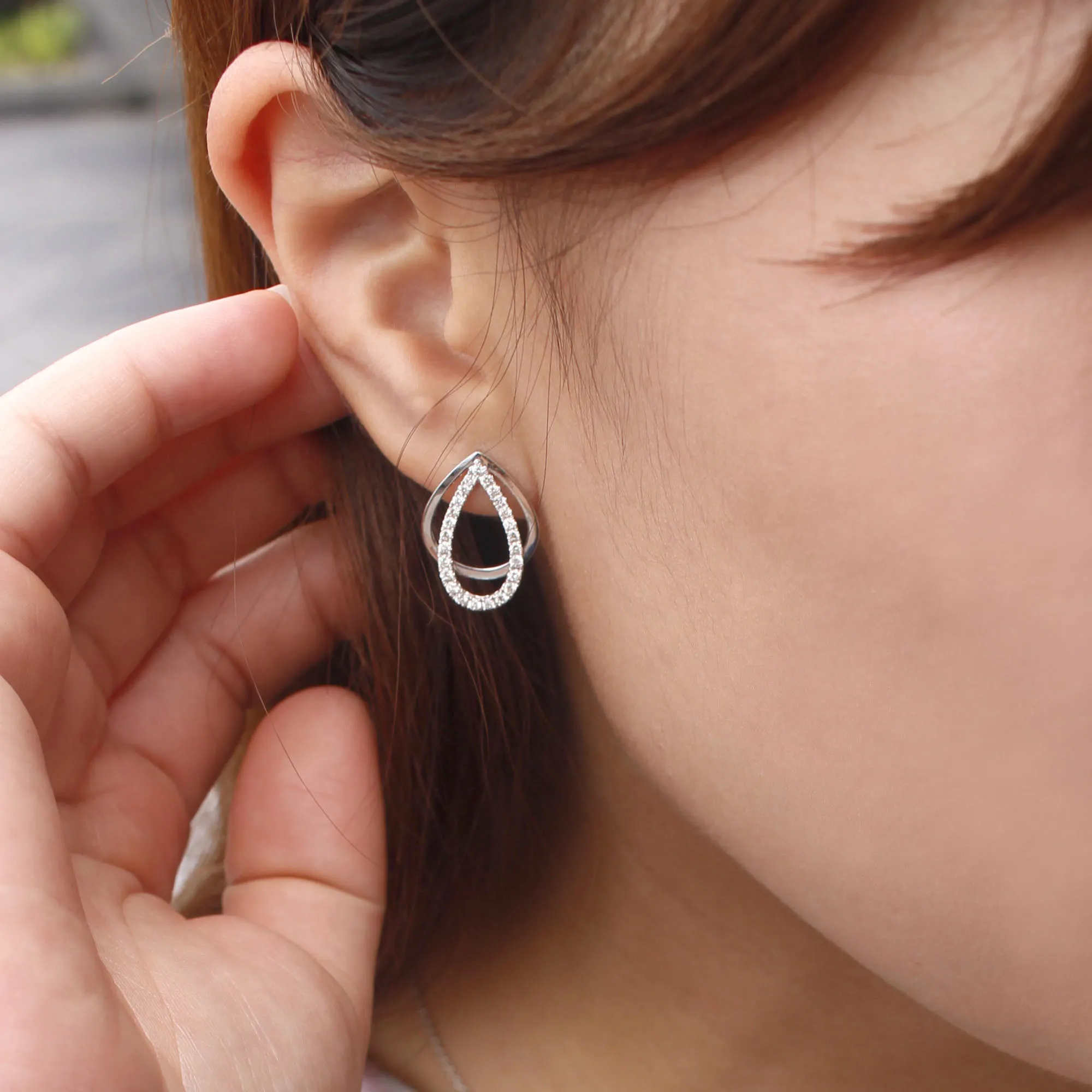 Soleluna Astra Diamond Dual-Loop Earrings Symbolizing the Boundless Beauty of the Universe and the Glitter of the Stars with 10k White Gold and 50 Pieces of Diamonds - DeGem Malaysia