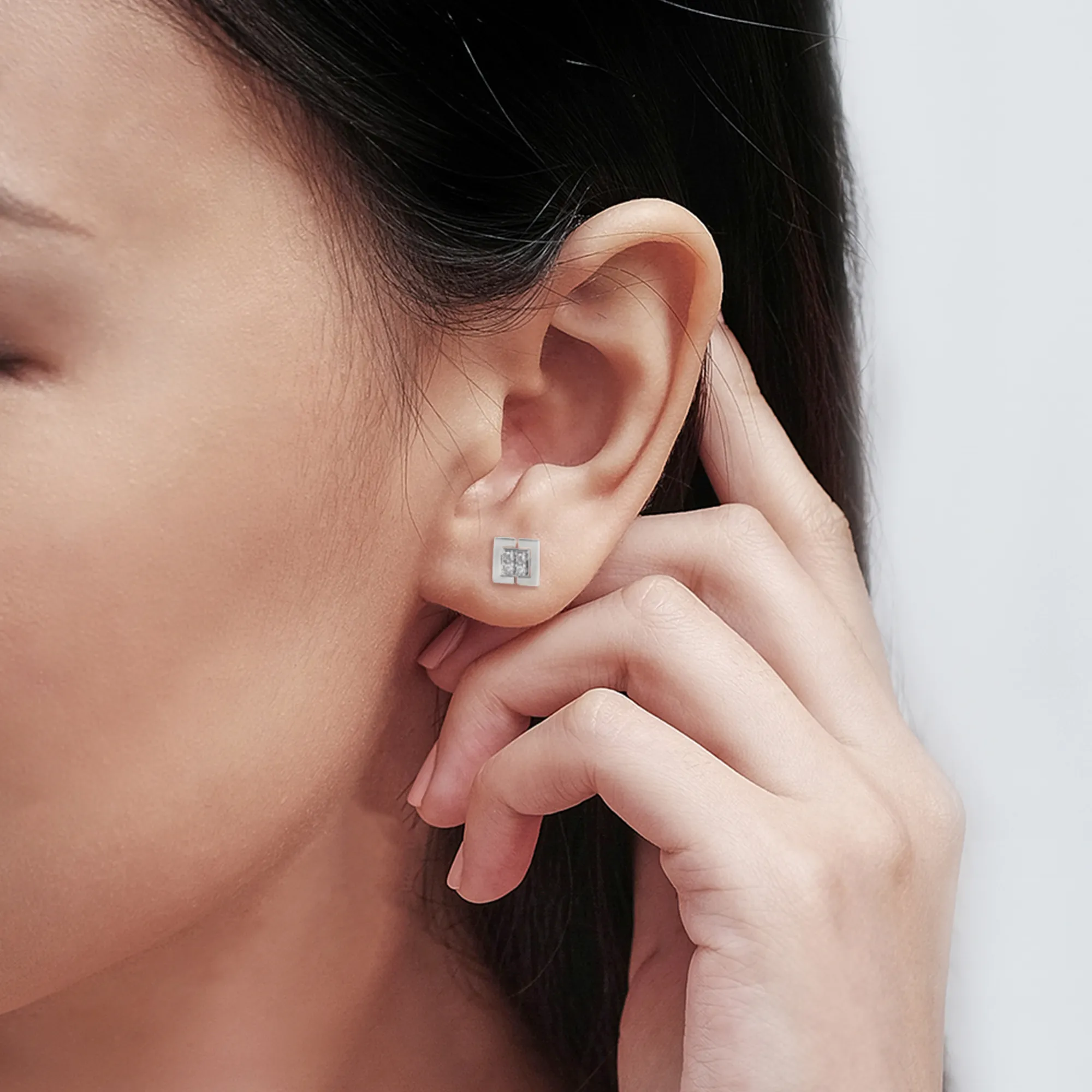 Soleluna Astra Unity Earrings Featuring 10K White Gold with 8 Pieces of Diamonds - DeGem Malaysia