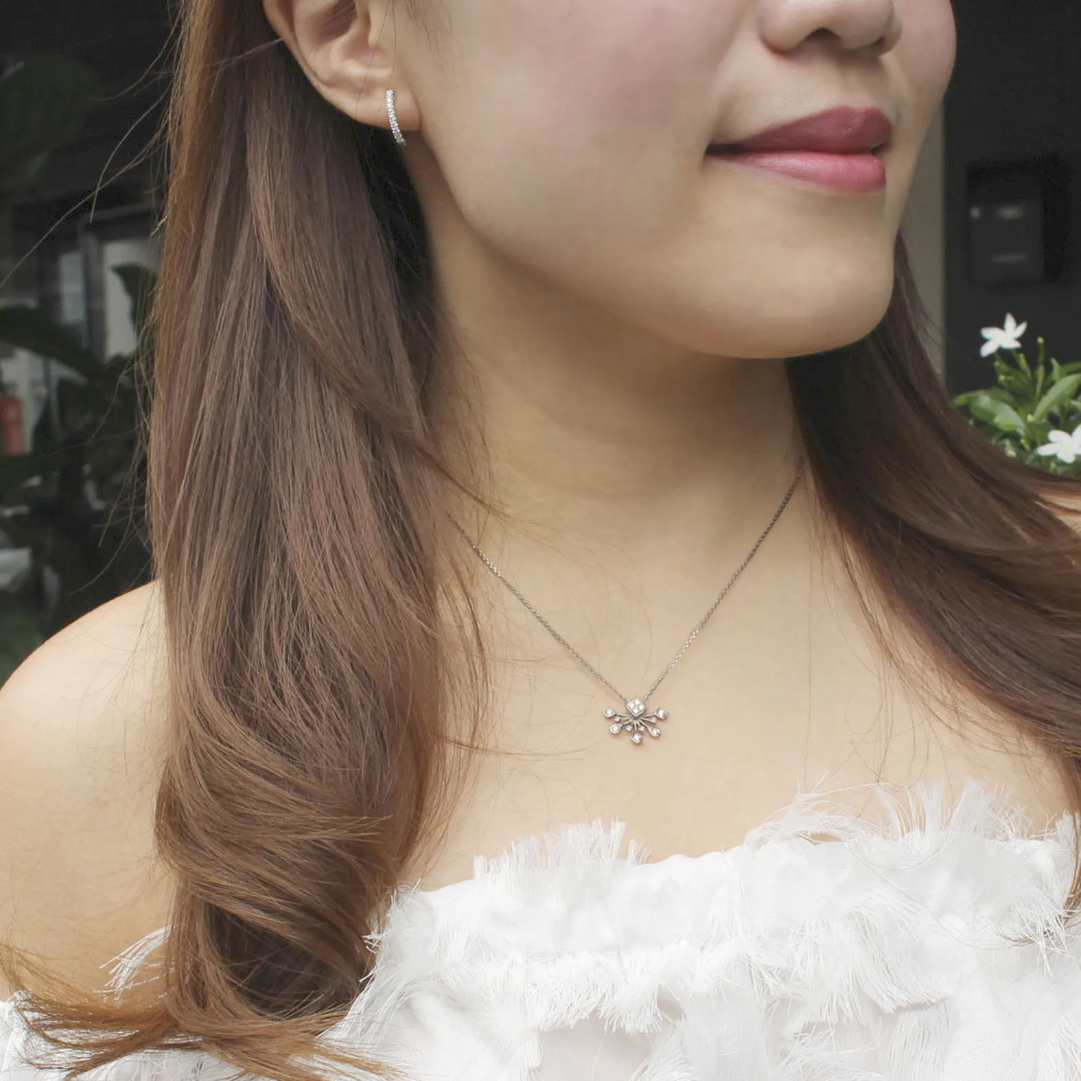 Soleluna Astra Starshine Diamond Necklace Set in 10K White Gold with 13 Pieces of Diamonds, Representing the Universe and Stars - DeGem Malaysia