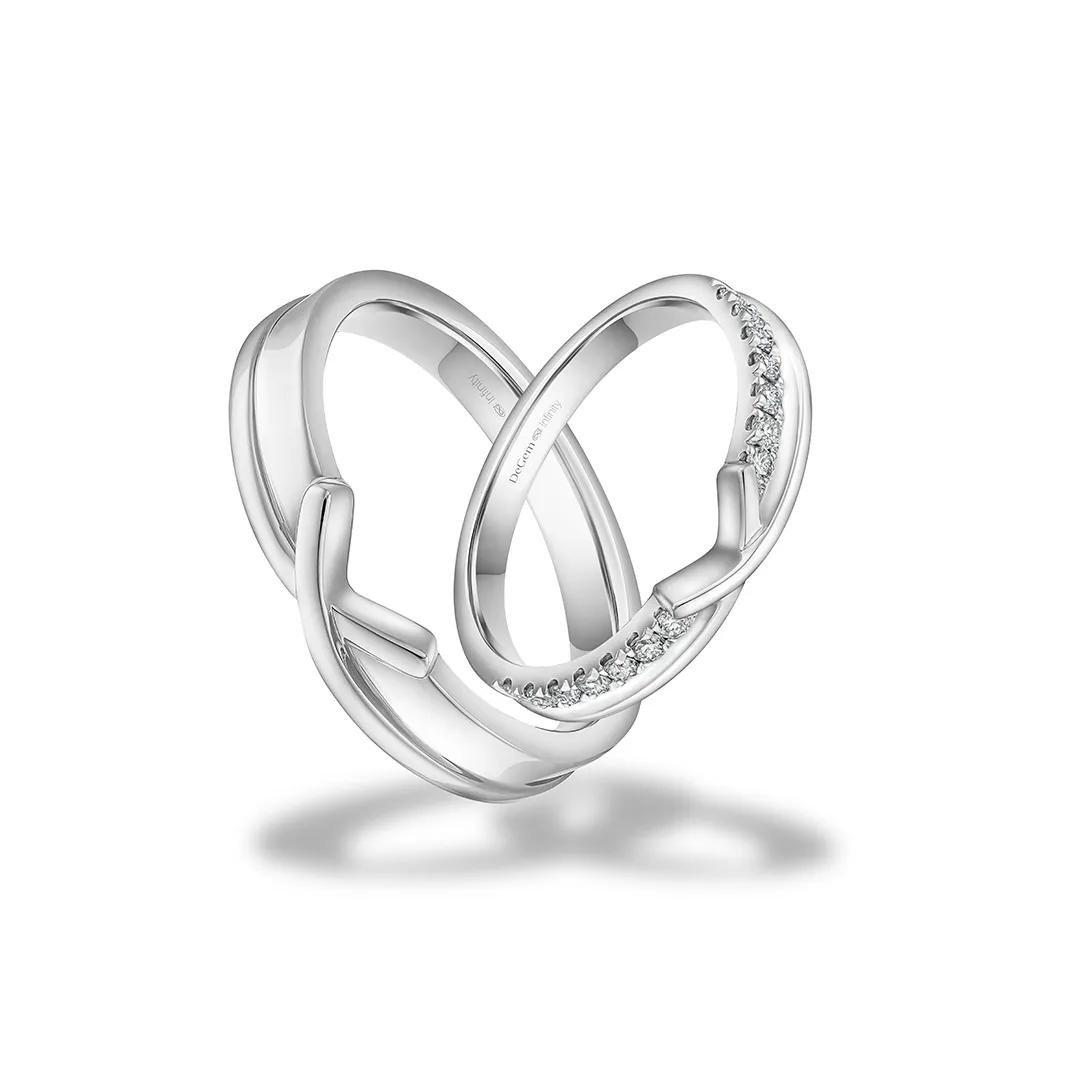 Infinity Bow Platinum With 14 Round Brilliant Diamonds Wedding Band - DeGem Malaysia