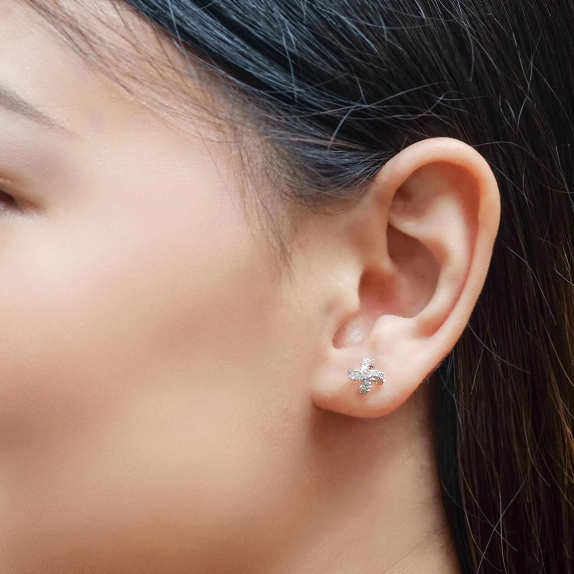 Soleluna Astra Quad Cosmic Loop Earrings Showcasing 10K White Gold with 26 Pieces of Diamonds - DeGem Malaysia