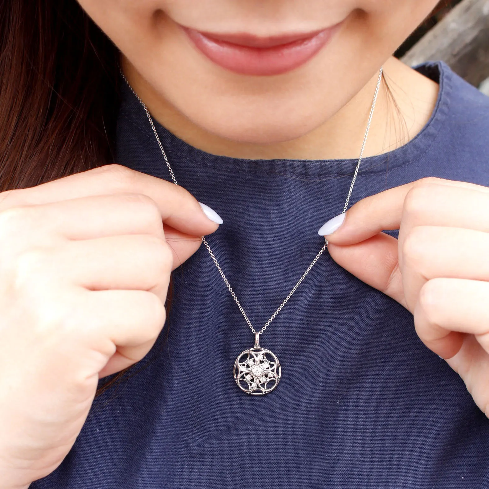 DeGem Pinwheels Diamond Necklace Set in 18k White Gold with 9 Pieces of Round Diamonds - DeGem Malaysia