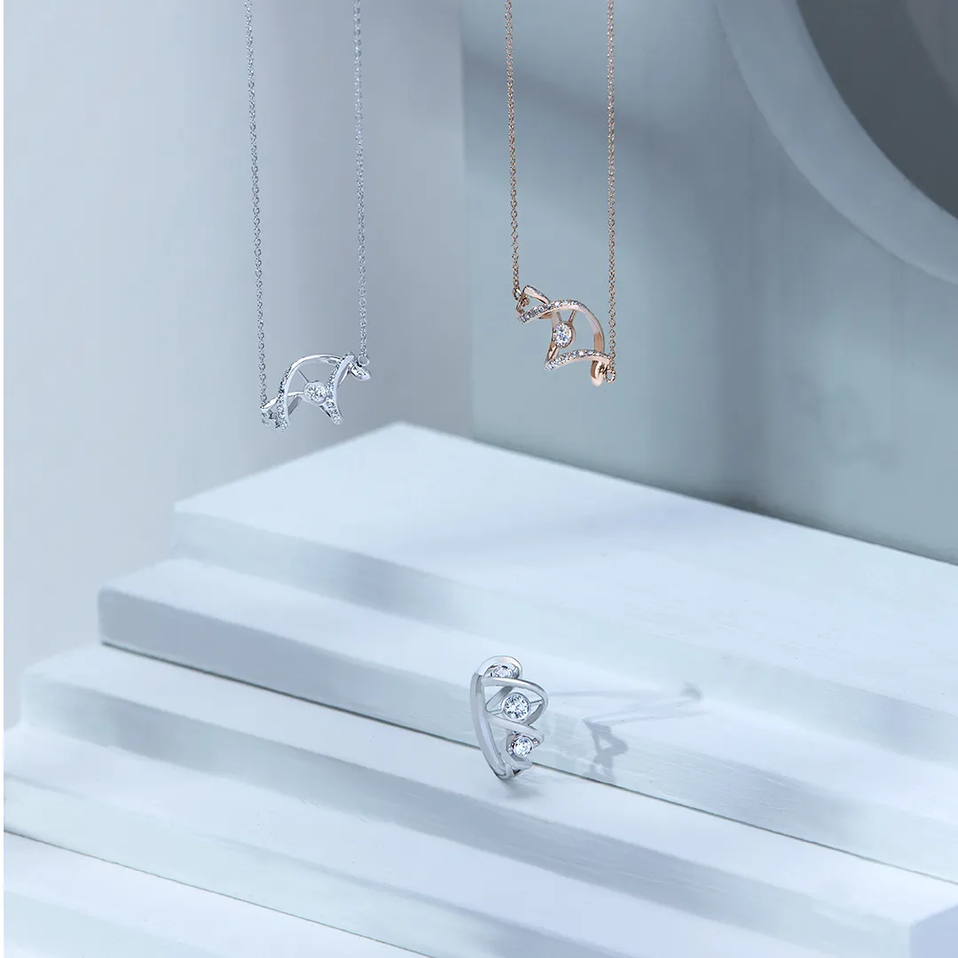 DeGem DNA Diamond Ring Fashioned from 18K White or Rose Gold with 3 Round Brilliant Diamonds - DeGem Malaysia