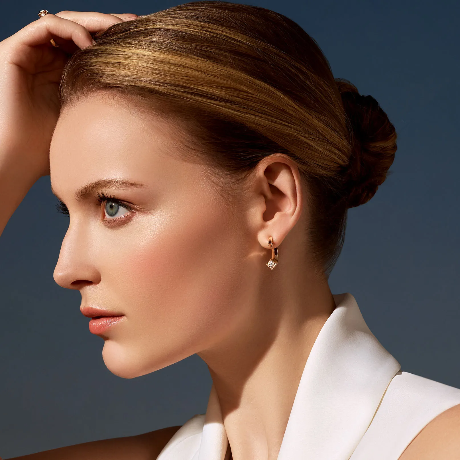 Forevermark Avaanti Pavé Diamond Hoop Earrings Featuring 18K White Gold and De Beers Forevermark Pavé Diamonds - DeGem Malaysia