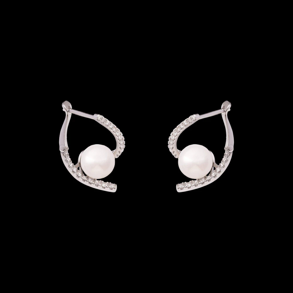 Clara Freshwater Pearl Earrings